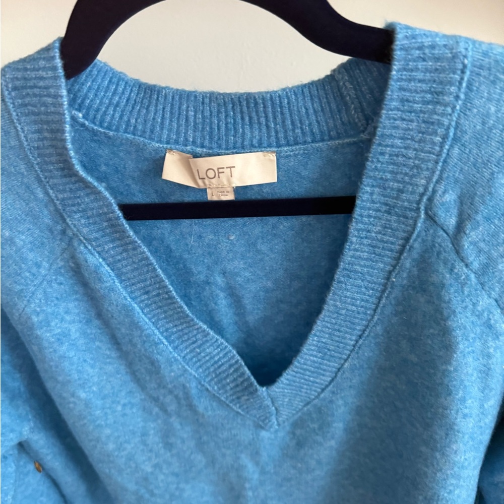 LOFT Women's Sky Blue V-Neck Sweater